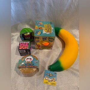 Squishy Dumpling and NeeDoh Toy Package